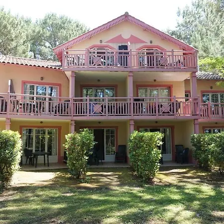 Apartment La Pinede Golf, Surf, Velo, Piscine